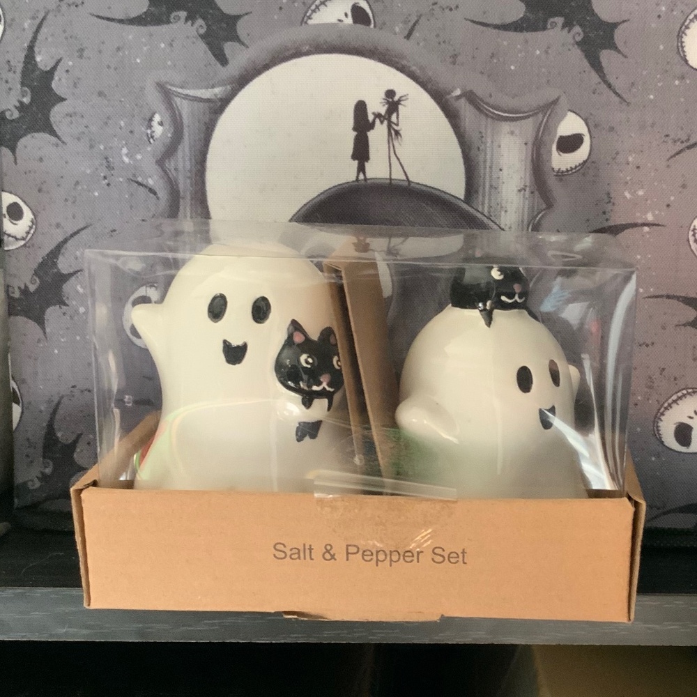 Halloween 2024 viral ghost and cat salt and pepper shakers